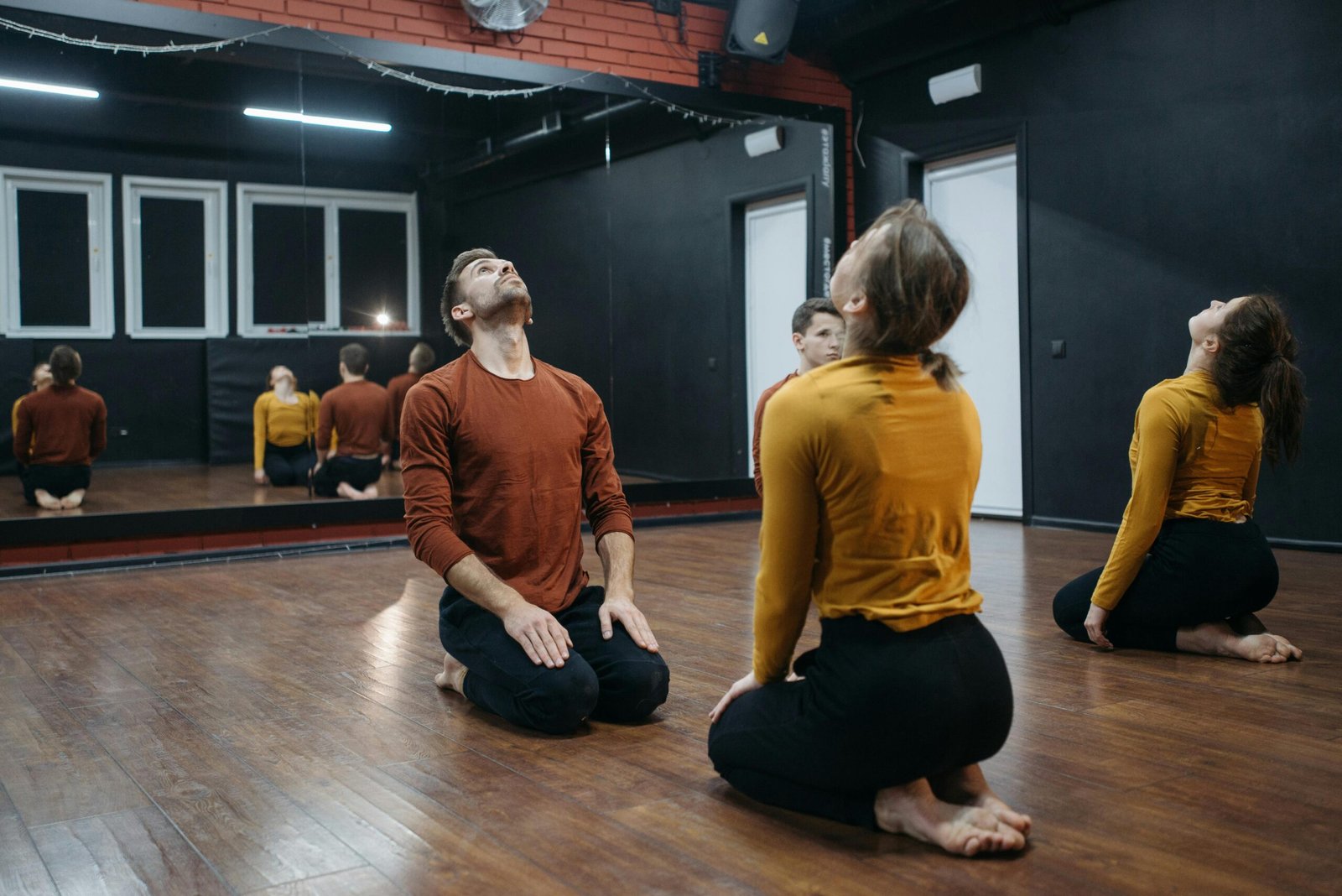 How Mindfulness Teacher Training Enhances Your Ability to Support Clients in Overcoming Stress